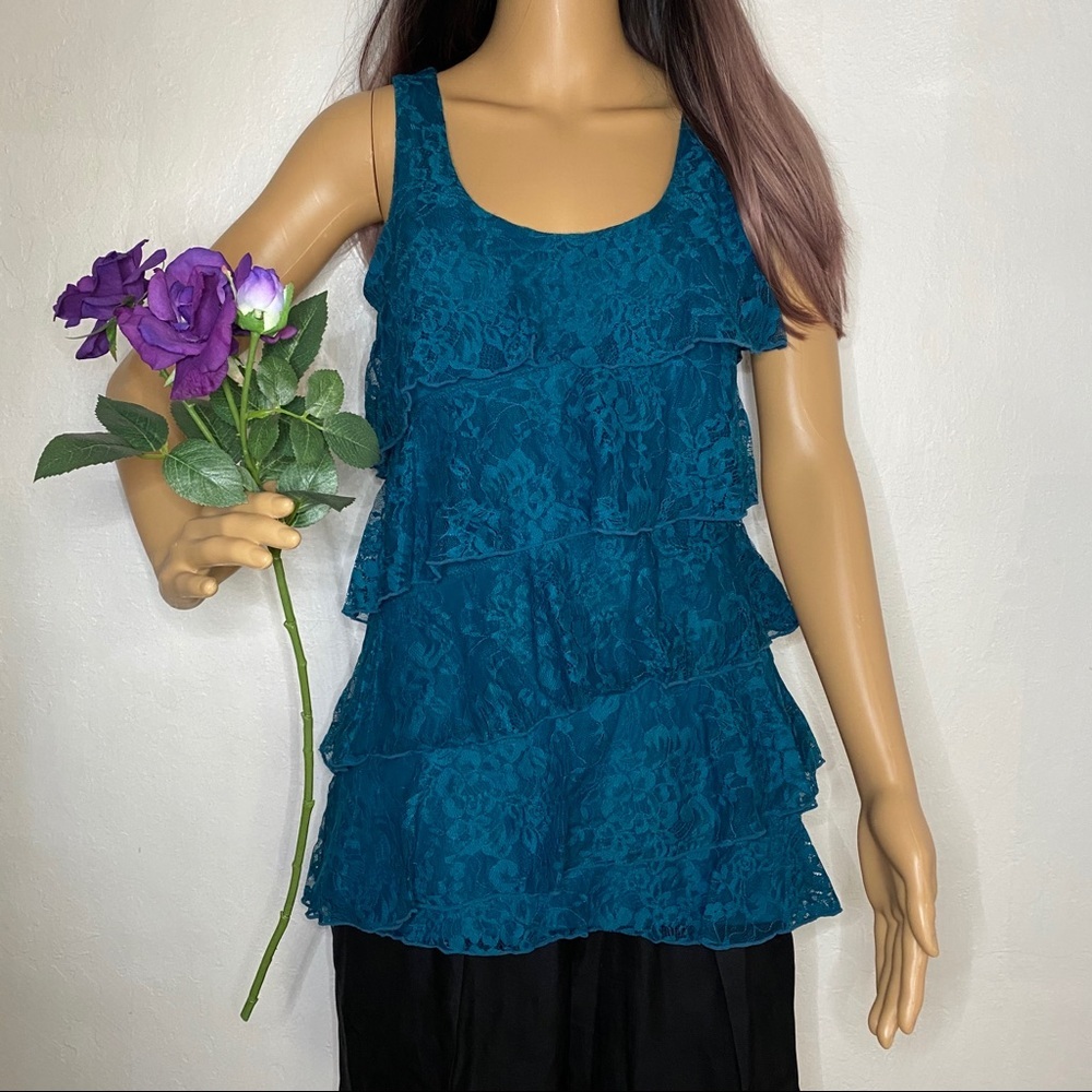 Express • Teal lace overlay sleeveless top - Picture 2 of 7